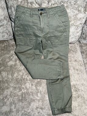 Olive Green cropped Jogger Pants